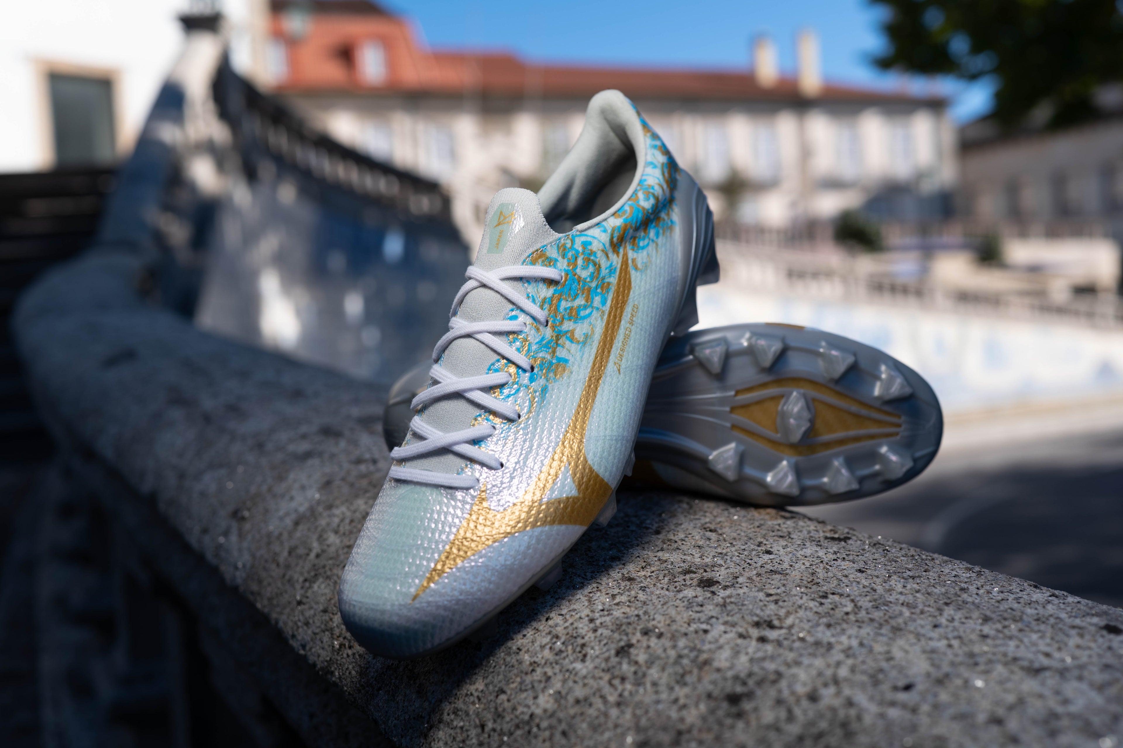 Mizuno Alpha