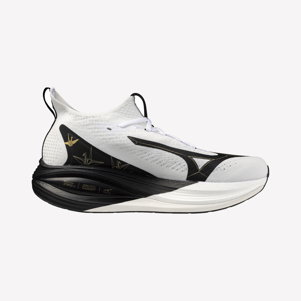 White Black Gold (01)